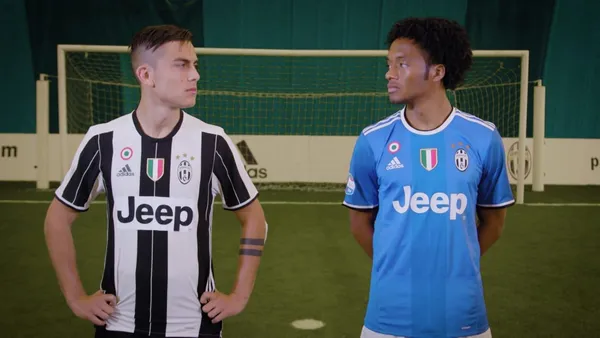 A Juan Guillermo Cuadrado lo tratan mejor que Paulo Dybala y esto hicieron que hablan en Italia