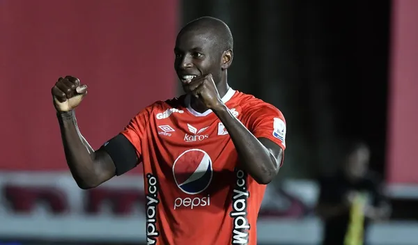 Adrián Ramos estrenó una inmensa mansión en las afueras de Cali.