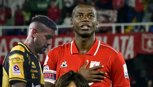 Adrián Ramos y un nuevo delantero que podría llegar a América.