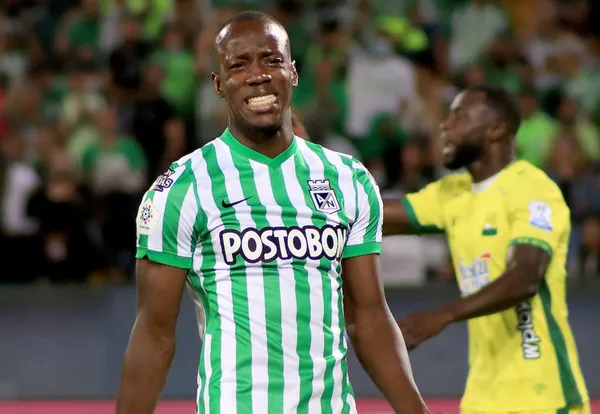 Al caso de Baldomero Perlaza se le agregó un nuevo punto de picante y es que su esposa salió a arremeter con dardos contra quienes critican al jugador de Atlético Nacional.