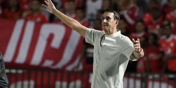 Alexandre Guimarães podría cuidar a algunas figuras del plantel por este insólito motivo.