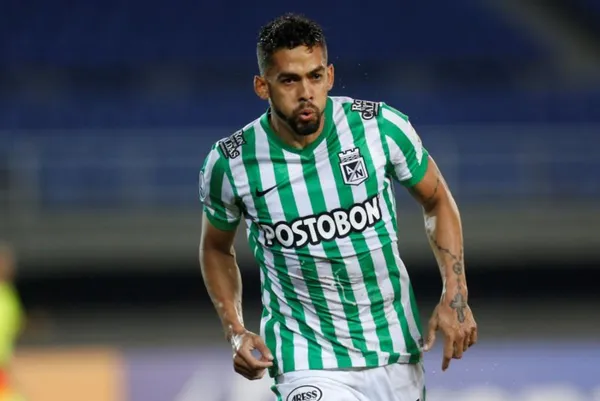 Andrés Andrade es uno de los jugadores más cuestionados en Atlético Nacional y en rueda de prensa aseguró que desea seguir en el club por las competencias que vienen, pero habría una decisión en torno a él.
