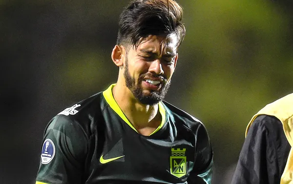 Andrés Andrade fue inhabilitado para jugar ante América de Cali y entonces el futbolista de Atlético Nacional explotó de furia ante DIMAYOR en Instagram.