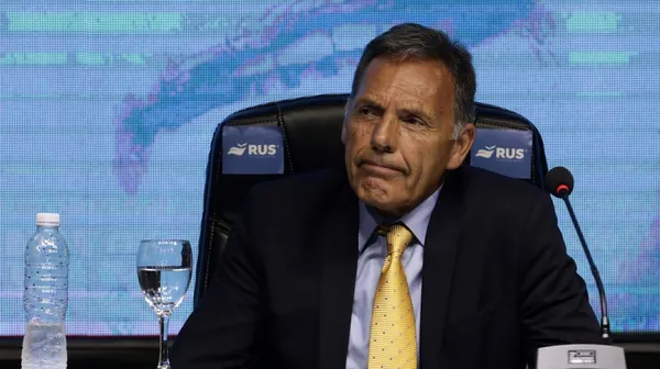 Andrés Román finalmente partió en llanto tras no pasar la revisión médica de Boca Juniors y Miguel Ángel Russo no dudó reaccionar.