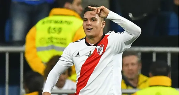 Antes de que se cierre el fichaje de Juan Fernando Quintero con el club de China le llegó una nueva oferta al colombiano y parece mejor que la anterior.