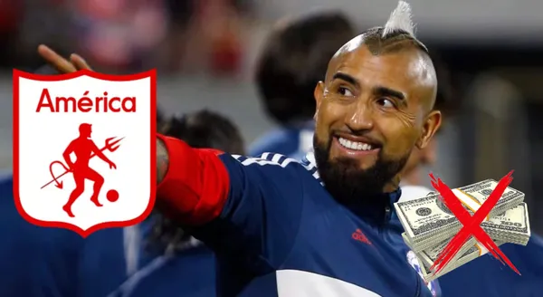Arturo Vidal con el buzo de la Selección Chilena.