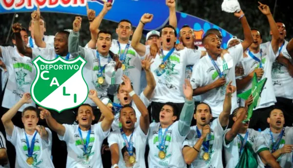 Atlético Nacional posando para las cámaras, al lado diversos entrenadores colombianos. FOTO: El Universal