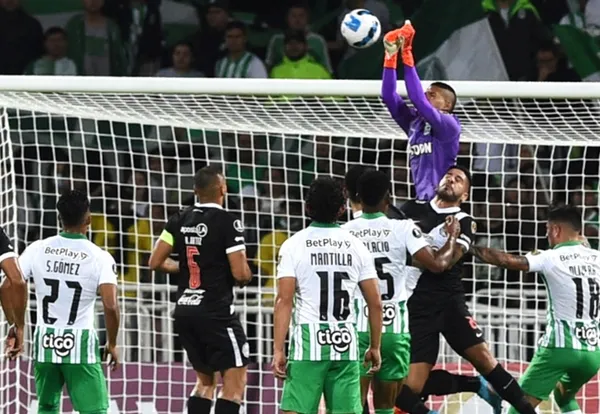 Atlético Nacional quedó eliminado de la Copa Libertadores y Jarlan Barrera fue uno de los jugadores de peor rendimiento del equipo.