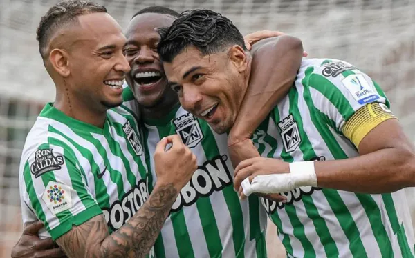 Atlético Nacional superó un gol por cero al Deportes Quindío en la Liga Betplay, en lo que fue la sexta jornada de la Primera A en Colombia. El cuadro “Verdolaga” ganó por un polémico penalti que fue decretado por el árbitro al minuto 45+2, el disparo lo ejecutó Jefferson Duque y no falló como capitán frente a esa responsabilidad. Los hinchas de Atlético Nacional no se mostraron satisfechos con ese resultado, pese a que fue favorable.
