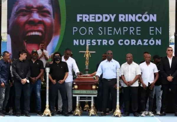 Aunque muchos familiares y ex compañeros estuvieron presentes en el evento realizado en el Valle, si sorprendió la ausencia de uno de sus mejores amigos.