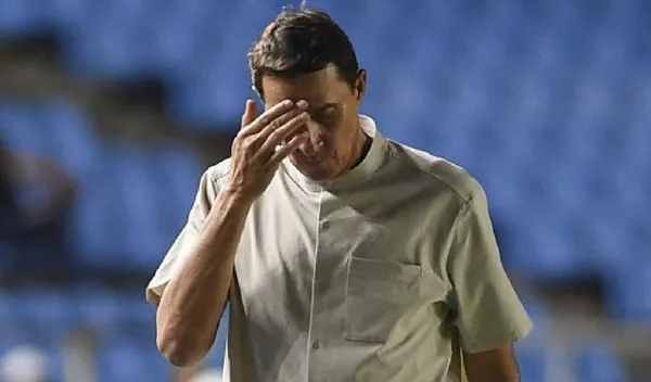 Aunque ya es oficial la contratación del técnico, no se ha podido presentar a la casa de la mecha.