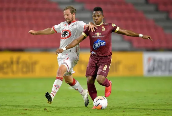 Campaz estuvo en la Copa América de Brasil de 2021 y aprovechó para acercarse a Luis Díaz y aprender del más destacado futbolista colombiano actualmente. Jaminton señaló que el mejor consejo que recibió de Díaz es siempre ir adelante dándole la cara al rival y no esconderse. Campaz sueña con llegar al Real Madrid pero primero llegará a otro club de Europa.