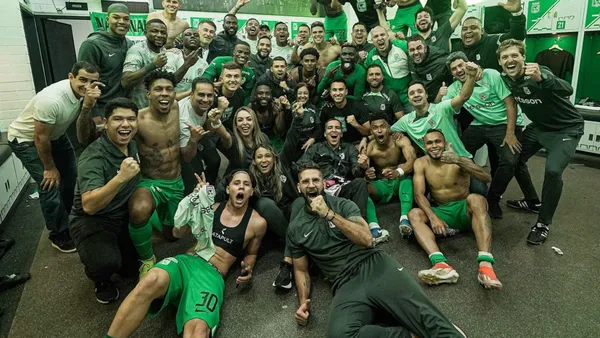 Caos en el Atanasio: la celebración de Juárez desata la furia de la hinchada. Foto: Instagram