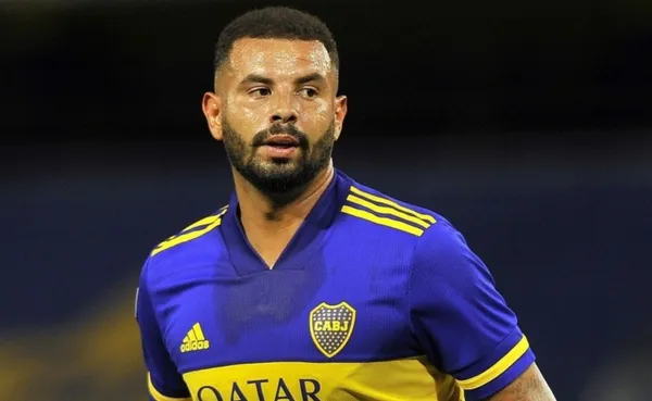 Cardona de la noche a la mañana complicó su estancia en el club al demostrar la falta de compromiso y no ayudarlos en la Copa Libertadores de América de 2021, por los octavos de final contra Atlético Mineiro. En Boca Juniors ya decidieron que no le van a renovar el contrato a final de año. Cardona iría a otro club que no le trae buenos recuerdos.