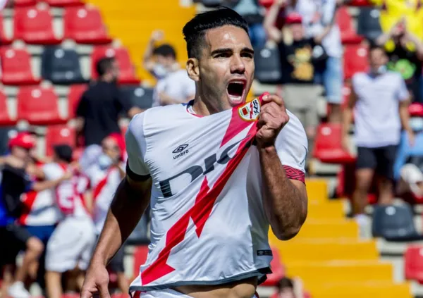 Carlo Ancelotti sigue buscando opciones para reforzar al Real Madrid y el colombiano Falcao es una carta que ha comenzado a interesarle.