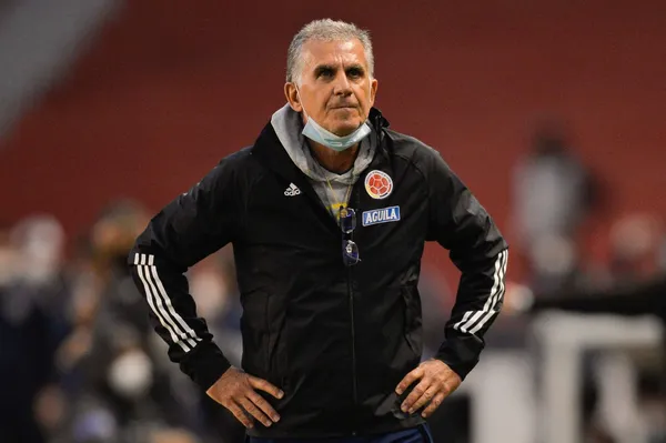 Carlos Queiroz dejó la selección colombiana tras la senda goleada ante Ecuador y ahora que las ofertas son nulas, mira lo que terminará haciendo
