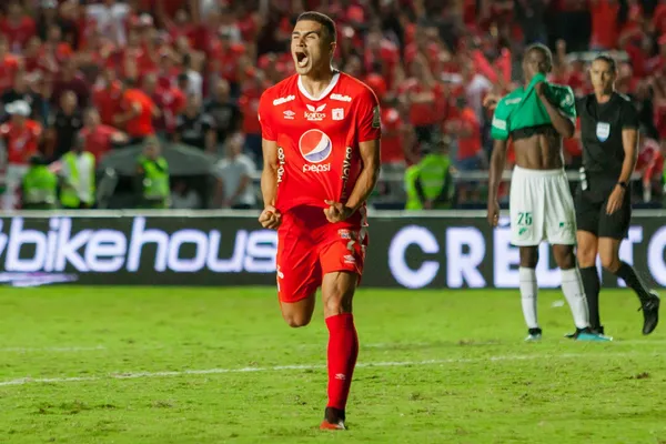 Carlos Sierra prefiere no seguir en América de Cali el 2021 y este nombre es quien lo puede reemplazar