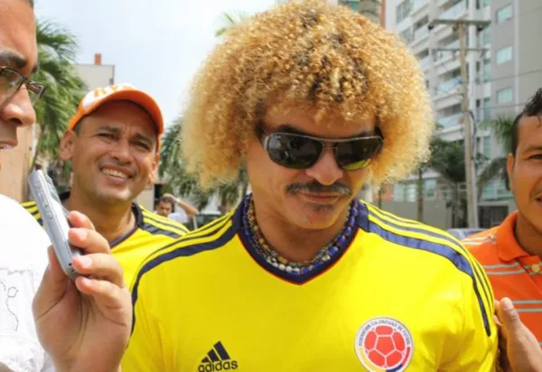Carlos Valderrama en sus redes sociales compartió que su hijo Alan Valderrama está de cumpleaños, adicional a ello impresionó que no se desvivió por tantos lujos para celebrarlo y vea la torta que usaron para la ocasión.