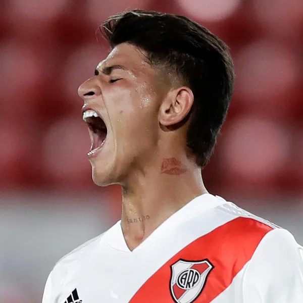 Con el bajo rendimiento de Jorge Carrascal los directivos de River Plate analizan la opción de venderlo.