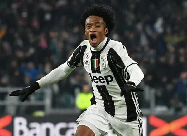 Cuadrado marcó el gol que selló el triunfo de la Juventus en Italia y los medios no dejaron de elogiar al colombiano por su buen presente.