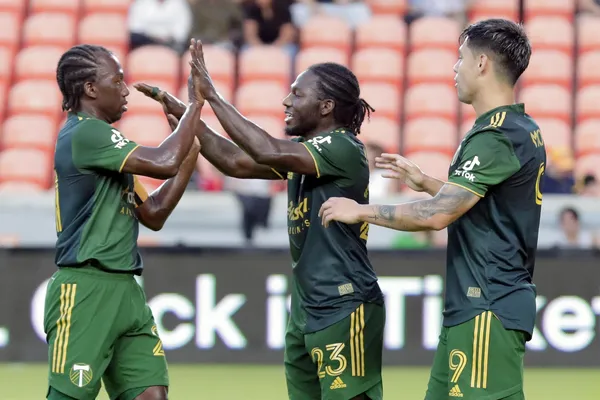 Dairon Asprilla, Yimmi Chará y Diego Chará, fueron los encargados de la goleada que ejecutó el Portland Timbers en la MLS este fin de semana. Uno de ellos está en la mira de Reinaldo Rueda.