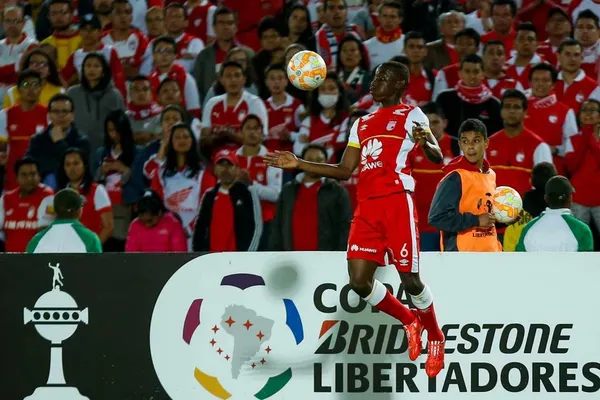 Dairon Mosquera estaba a una firma de firmar con América de Cali pero mira su nuevo sueldo en Santa Fe