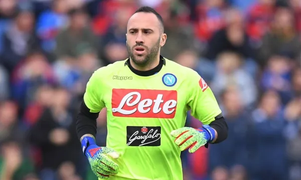 David Ospina vuelve al arco de Nápoles y es la gran figura por lo que lo conocen ahora de esta manera