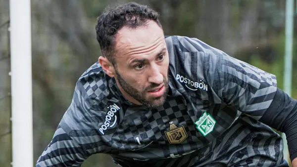 David Ospina y su hijo. FOTO: David Ospina Instagram.