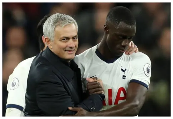 Dávinson Sánchez anotó su primer doblete en Tottenham, mientras que Yerry Mina falló una insólita intercepción.