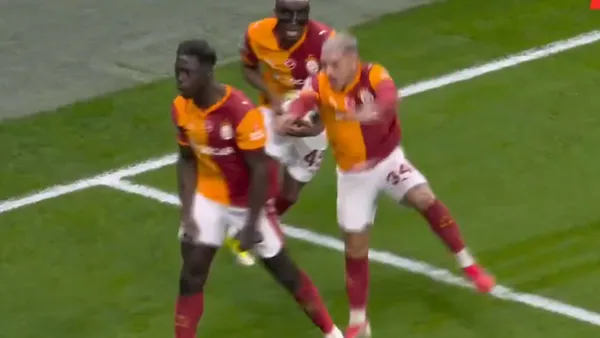 Davinson Sánchez marcó el tercer gol de Galatasaray ante la Juventus - Captura de pantalla ESPN