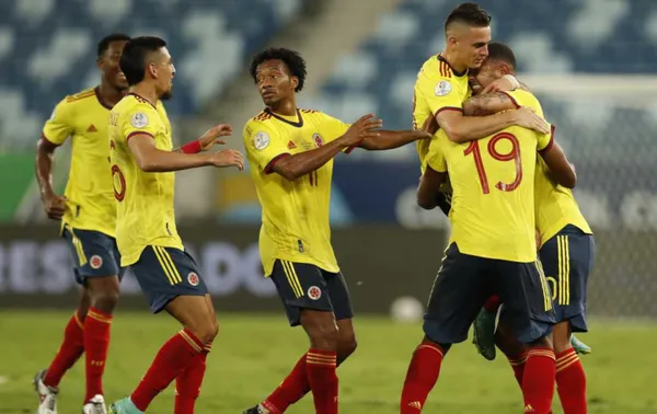 De manera oficial se acaba de conocer que la Selección Colombia no podrá contar con dos jugadores muy importantes para el planteamiento táctico de Reinaldo Rueda. Se trata de Yerry Mina y Luis Muriel, ambos han sido desconvocados por problemas físicos de última hora. Hay reemplazos que podrían cubrir esas ausencias.