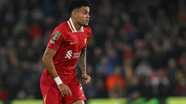 Díaz en la portada de FourFourTwo: Vélez no caben en sí de emoción. Foto: Instagram