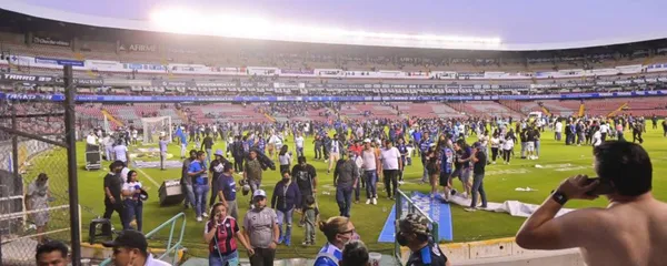 Durante el partido entre Los Gallos y Atlas se dio una batalla campal con imagenes desgarradoras.