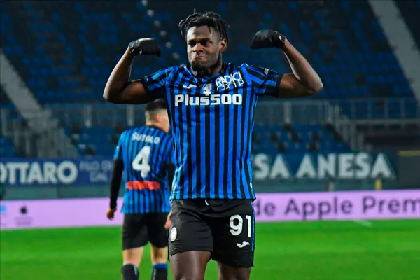 Duván Zapata ha sonado para ser el próximo delantero del FC Barcelona pero el Atalanta no lo dejará ir tan fácil