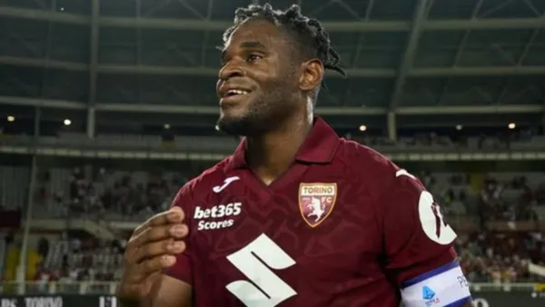 Duván Zapata jugando con Torino - Instagram @duvanzapata91