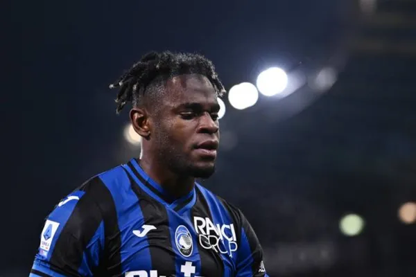 Duván Zapata y una mala noticia que recibió en Atalanta.