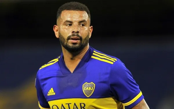 Edwin Cardona fue convocado a última hora para el partido de Boca Juniors contra River Plate, juego correspondiente a los octavos de final de la Copa Argentina. Cardona estuvo en el banquillo y entró al minuto 76 en sustitución del defensor Carlos Augusto Zambrano. Edwin pasará un largo tiempo en el banquillo y se rumora que saldrá del club a finales de diciembre de 2021. Cardona está preocupado por un factor en relación a su salida.