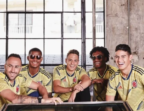 El A.C Milán está interesado en fichar al lateral derecho colombiano, Santiago Arias. Le proponen un salario de $1 millón de euros anuales y un contrato a dos años. Los italianos se quieren llevar a Arias para hacerle competencia a un jugador en específico.