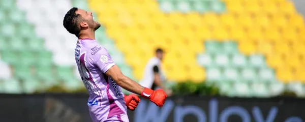 El arquero e ídolo del equipo barranquillero estaría muy cerca de extender su vínculo con el cuadro 'Tiburón'.