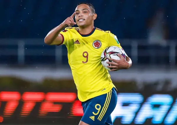 El atacante colombiano que juega en el Atalanta se enteró que podría volver al combinado nacional, pero hay un factor numérico que lo tiene limitado.