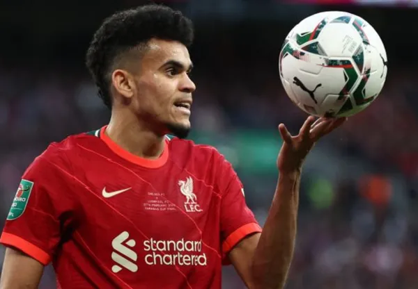 El atacante colombiano sigue brillando en Liverpool y así lo reconoció un compatriota que juega en la segunda división del balompié inglés.