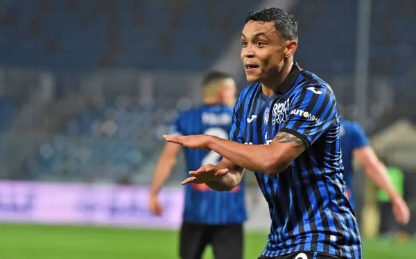 El Atalanta debutó ganando en la Serie A de Italia contra el Torino, el marcador final fue de dos goles a uno. El entrenador del Atalanta, Gian Piero Gasperini, bajó la tensión que tenía por la lesión de Duván Zapata y Luis Muriel anotó a los 6 minutos de iniciado el partido. De esta forma Muriel logró acallar a quienes venían criticando que su estado físico estaba en un bajo nivel por tanto tiempo sin haber jugado partidos oficiales.