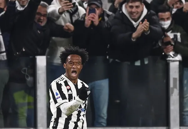 El colombiano anotó un gol olímpico contra el Genoa y no podía ser de otra manera que bailando, el nacido en Necoclí eligió su género favorito para hacerlo.