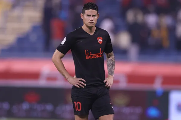 El colombiano debutó oficialmente con su nuevo equipo en Qatar y sufrió una goleada que lo hizo manifestarse en el camerino.