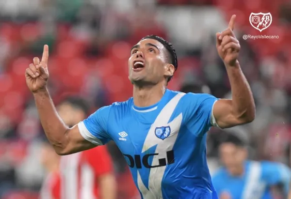 El colombiano desató la locura en su regreso a España y hasta La Liga en sus redes sociales lo felicitó por sus 2 goles en dos partidos seguidos.