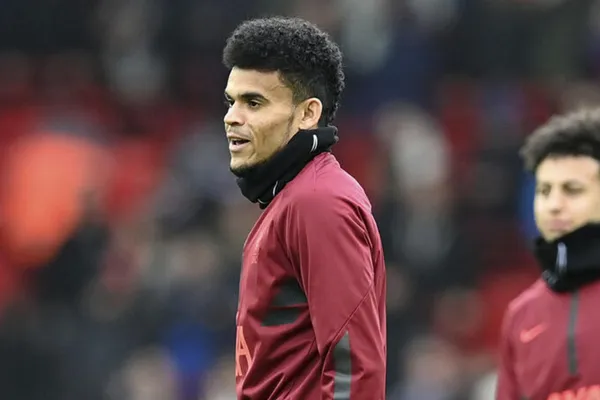 El colombiano fue suplente en el partido ante Burnley en la Premier League y las criticas al entrenador Jurgen Kloop no se hicieron esperar.