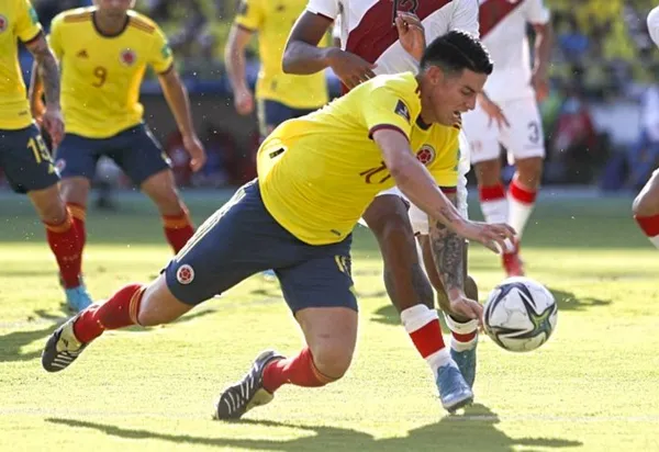 El colombiano James Rodríguez luce lejos de la nueva Selección Colombia y se comienzan a ver a sus futuros reemplazos.