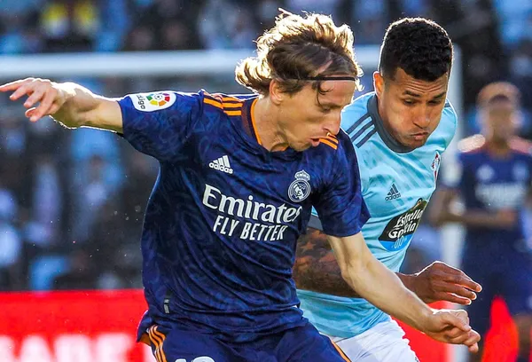 El colombiano Jeison Murillo no tuvo una buena actuación frente al Real Madrid y se pone en riesgo su titularidad en el Celta de Vigo.