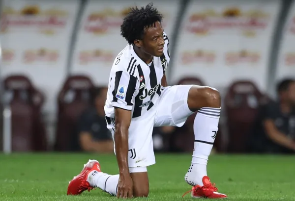 El colombiano Juan Guillermro Cuadrado tuvo que ser apartado de la práctica del club y la prensa en Italia reveló que le sucedió al jugador.