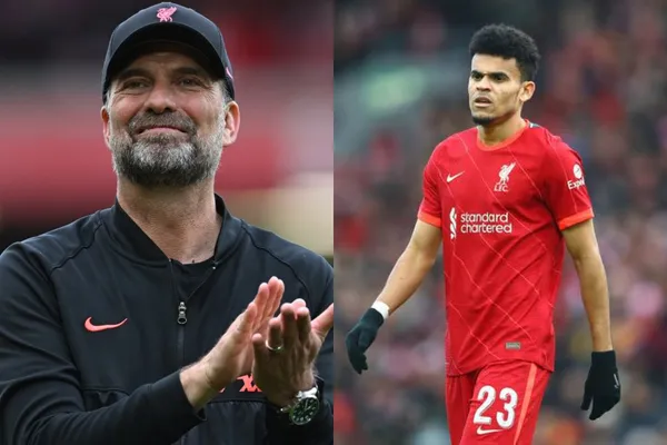 El colombiano le dio un regalo al entrenador alemán tras culminar la temporada.